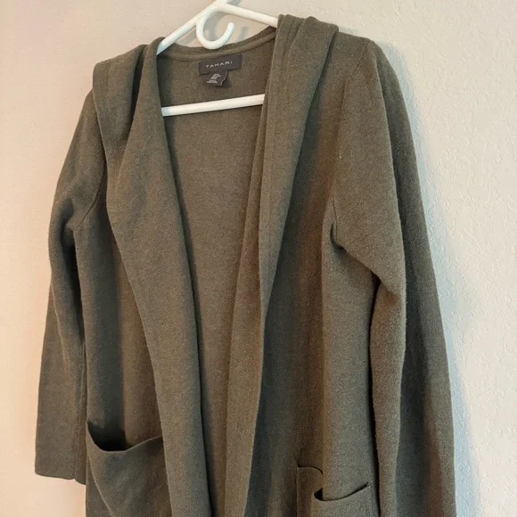 Tahari Medium Green Hooded Womens Cardigan - Picture 2 of 4